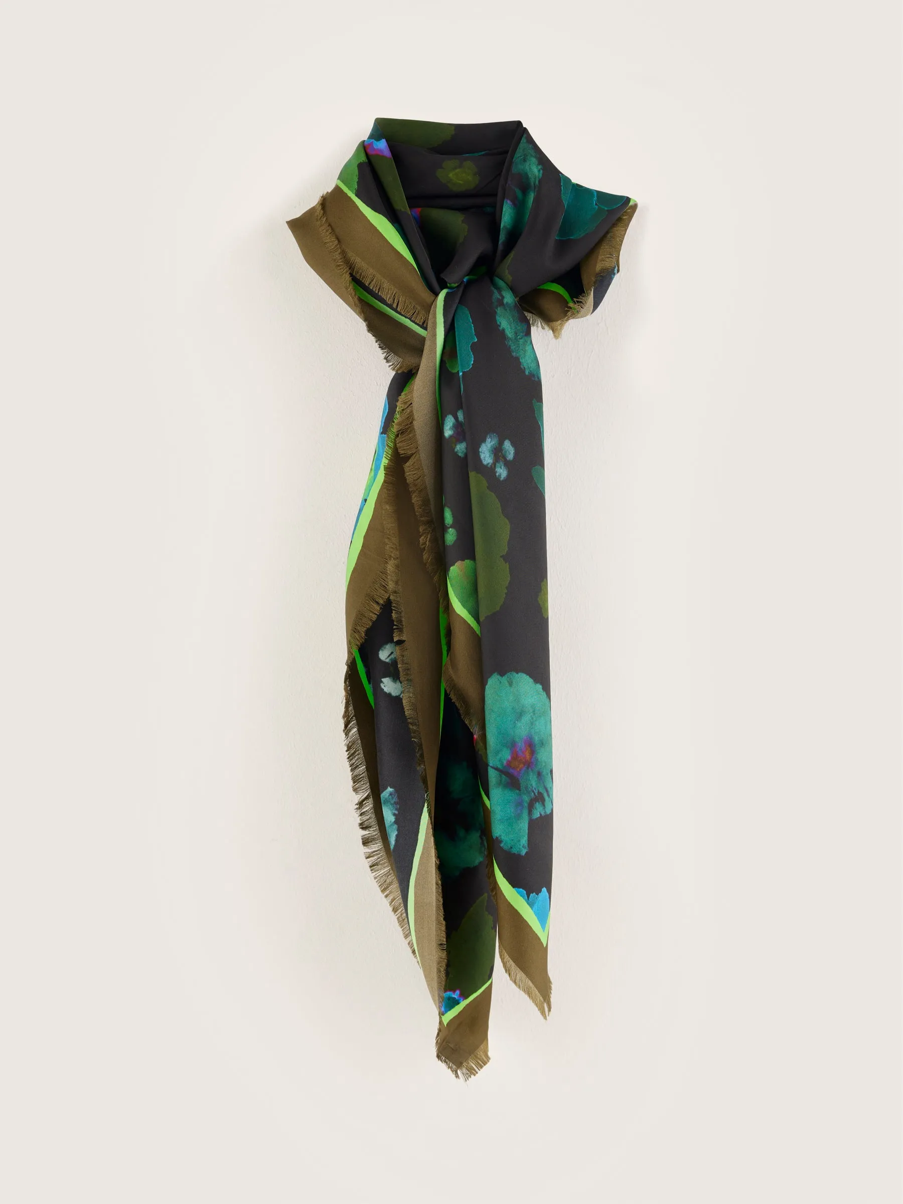 SYVON SCARF (242 / W / DISPLAY A)