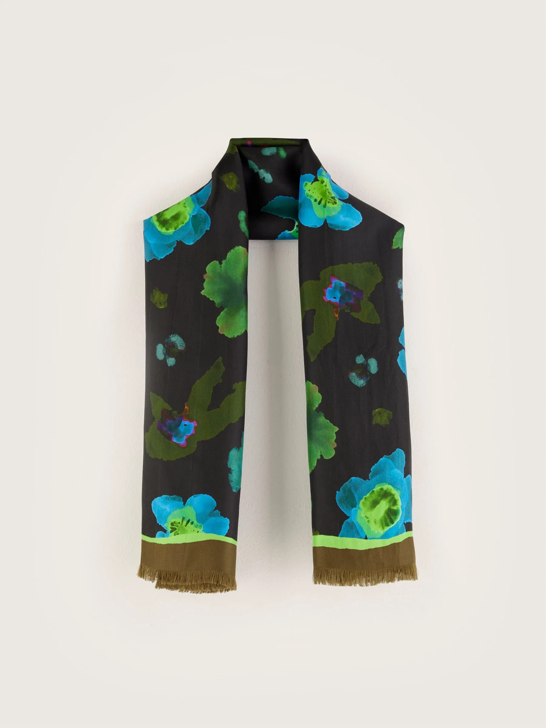 SYVON SCARF (242 / W / DISPLAY A)