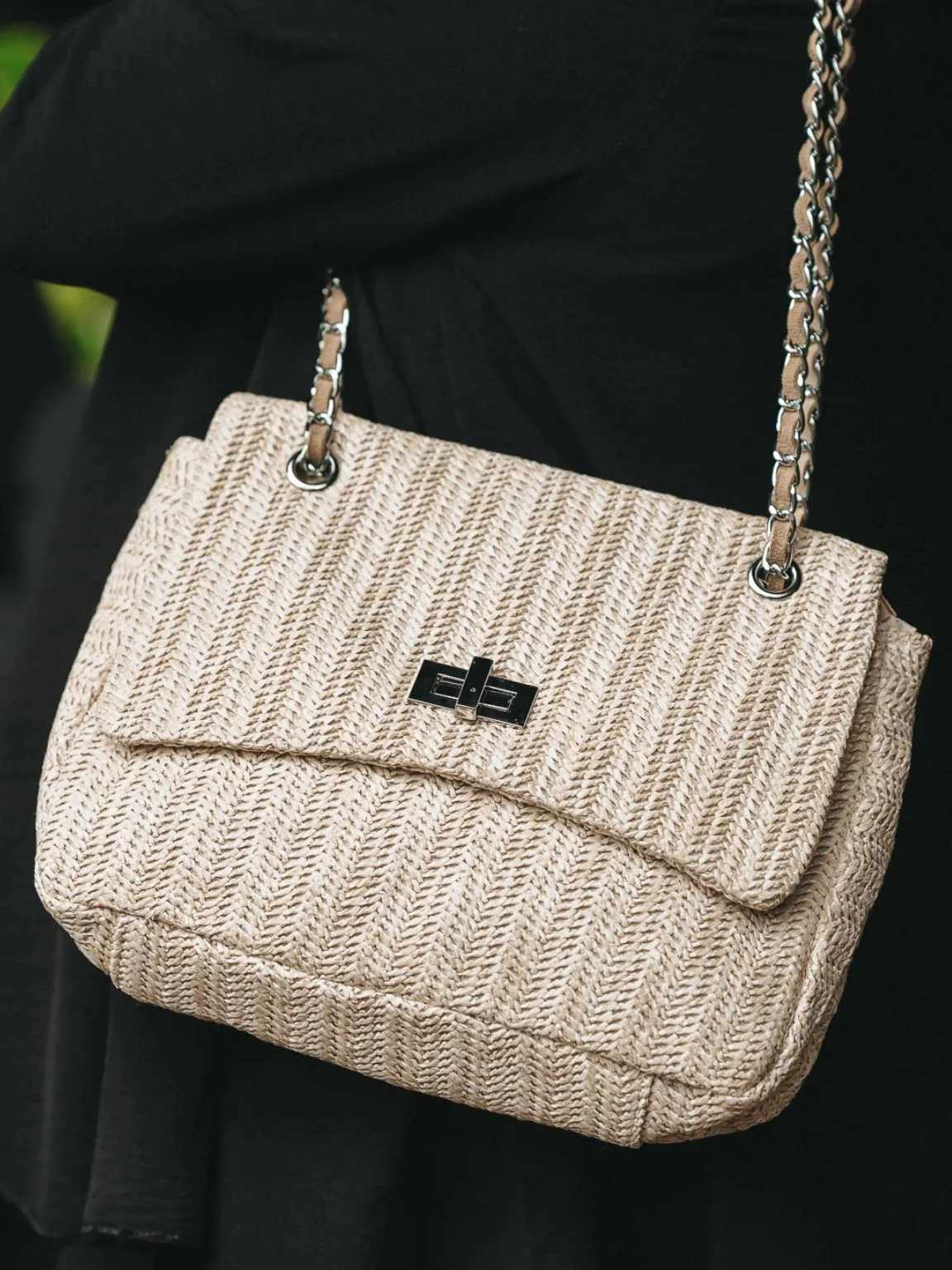 Woven Twist Lock Bag